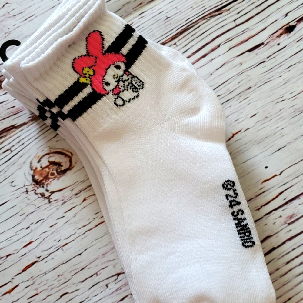 🆕️ SANRIO HELLO KITTY AND FRIENDS WHITE CAPRI SOCKS (5 PAIRS) 🤍